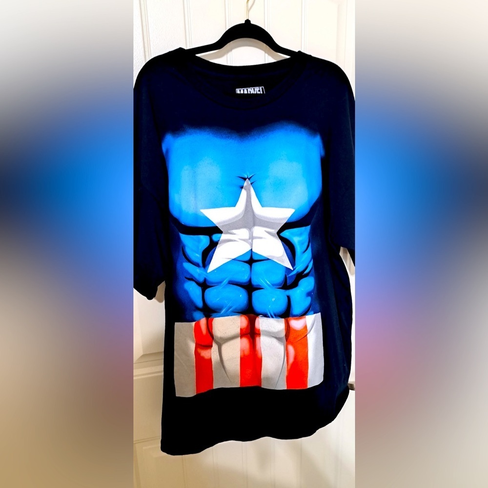 Marvel Captain America T-Shirt 2XL puffy muscle area on fabric.